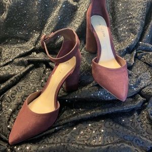 Gianni Bini burgundy Flara pointed Toe ankle strap